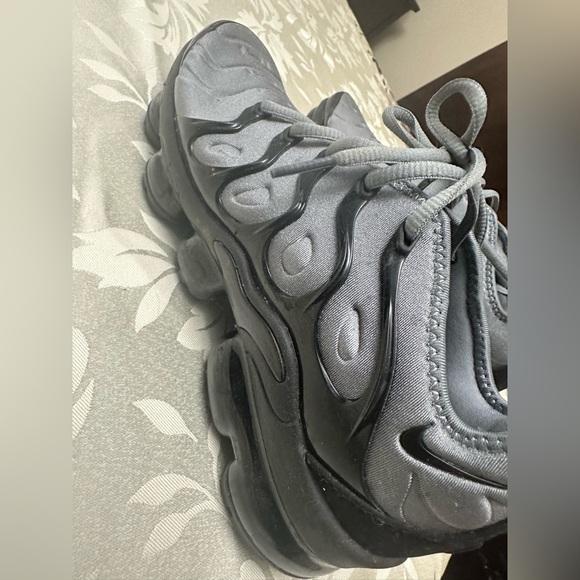 NWOB - Nike Air Vapormax Plus Cool Grey Black, size 6.5 men / 8.5 women - Picture 6 of 13